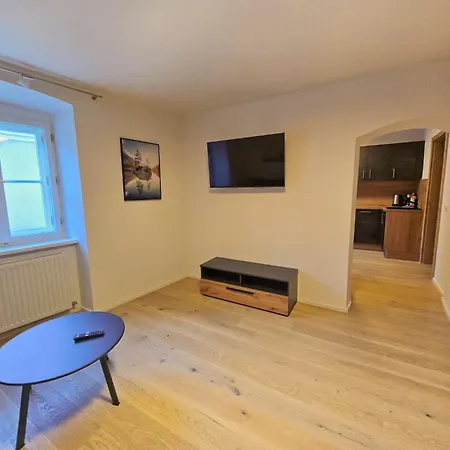 Stylish 1-bedroom Old Town Retreat 아파트